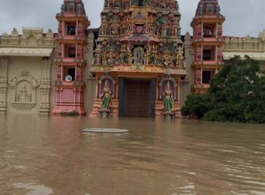வற்றாப்பளை கண்ணகி அம்மன் ஆலயமும் வெள்ளத்தில் மூழ்கியது