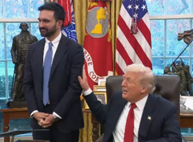 இந்திய வம்சாவளி மேயரை புகழ்ந்த டிரம்ப்